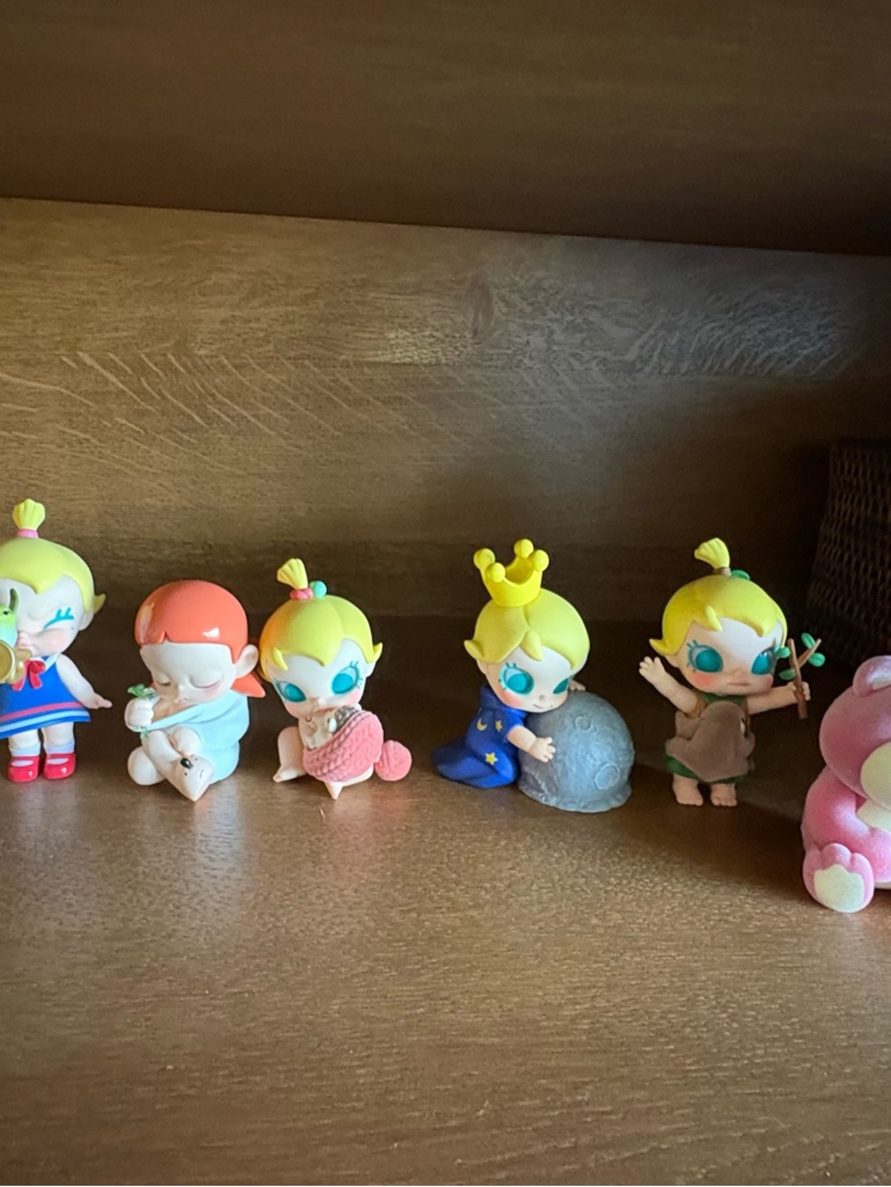 Popmart miniso and Figurines - baby Molly zisiga lotso